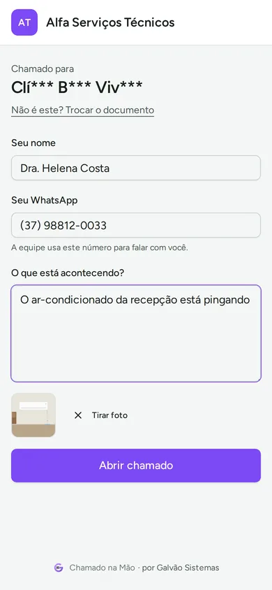 Formulário do chamado da Clínica Bem Viver com a descrição 'O ar-condicionado da recepção está pingando' e foto anexada